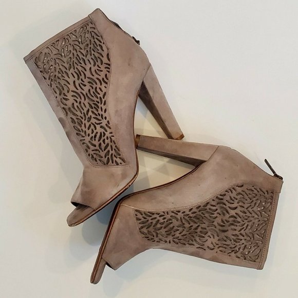 DVF Suede Peep Toe Heels 4"Taupe - Picture 3 of 12